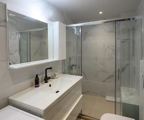 Апартаменты Plato 42 *