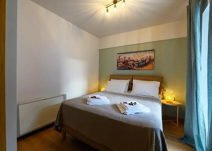 Апартаменты Plato 42 *